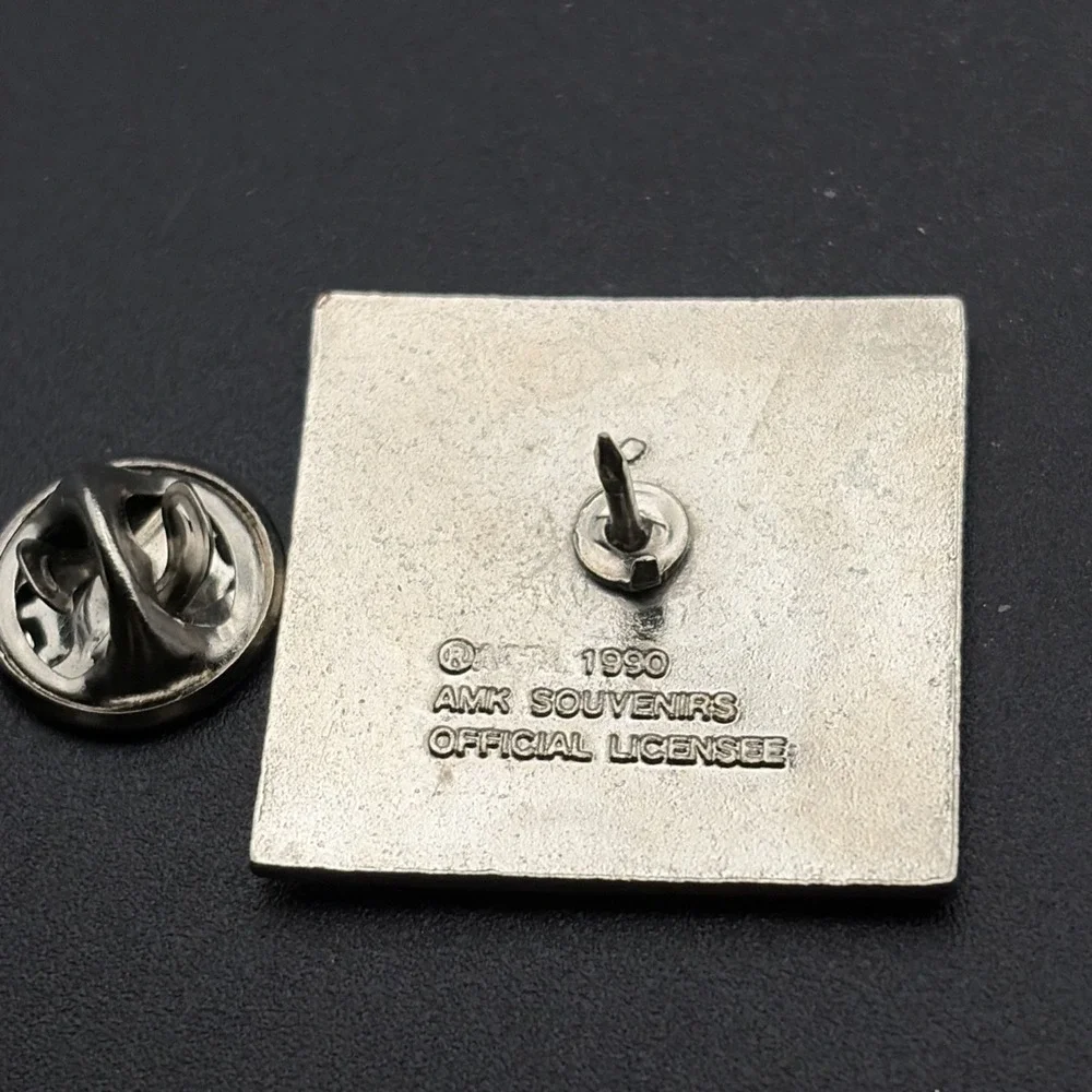 America's Cup 1992 San Diego Official Host Sailboats Lapel Hat Pin‎